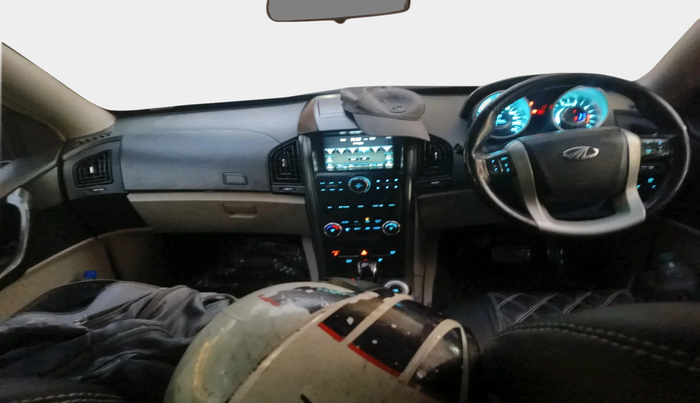 2016 Mahindra XUV500 W10 AT 1.99, Diesel, Automatic, 1,44,986 km, interior