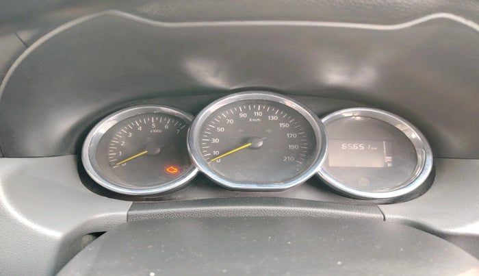 2017 Renault Duster 85 PS RXS MT DIESEL, Diesel, Manual, 1,54,288 km, interior