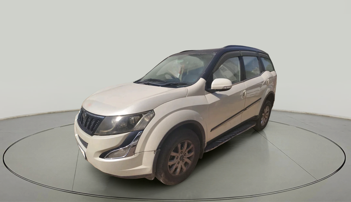 2016 Mahindra XUV500 W10, Diesel, Manual, 1,34,932 km, exterior