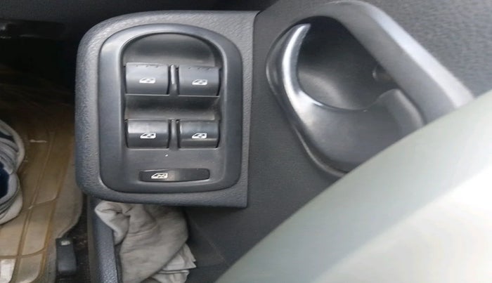 2013 Renault Duster 85 PS RXL DIESEL, Diesel, Manual, 2,04,501 km, interior