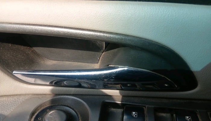 2012 Chevrolet Cruze LTZ AT, Diesel, Automatic, 85,458 km, interior