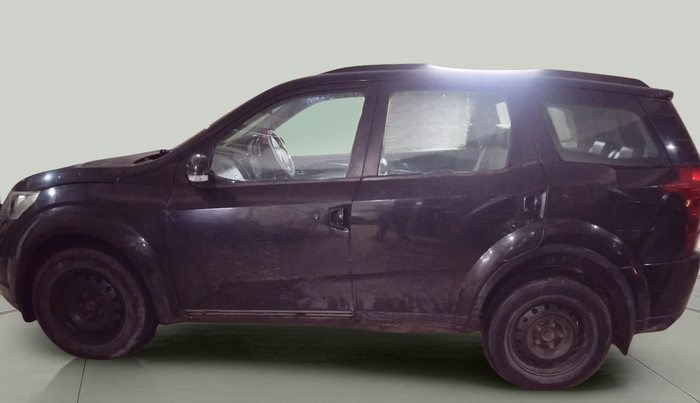 2017 Mahindra XUV500 W6, Diesel, Manual, 1,26,270 km, exterior