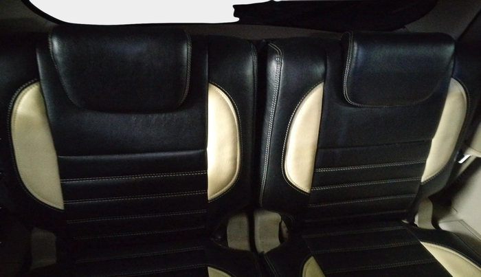 2017 Mahindra XUV500 W6, Diesel, Manual, 1,26,270 km, interior