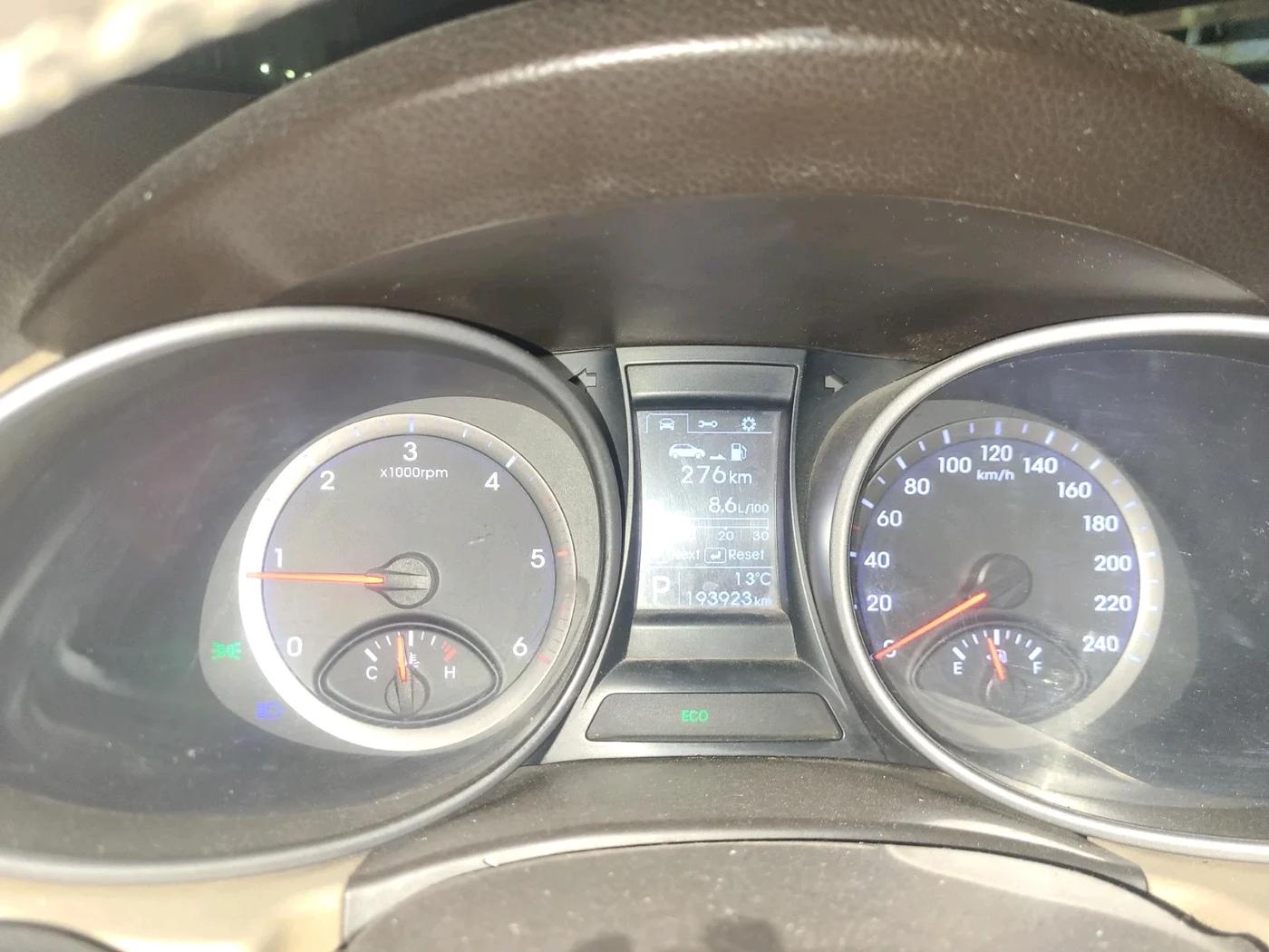 2014 Hyundai Santa Fe 2 WD AT, Diesel, Automatic, 1,93,920 km, interior