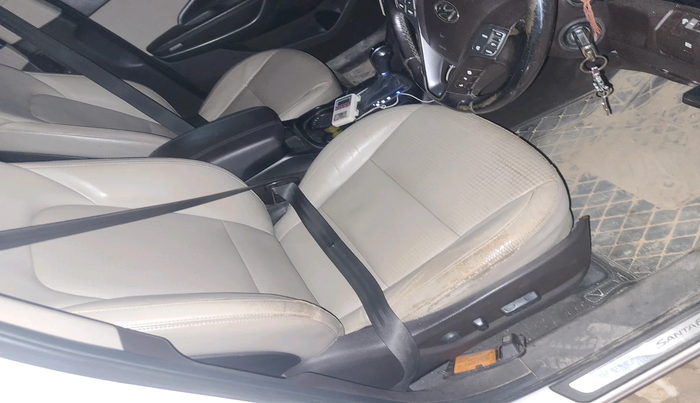 2014 Hyundai Santa Fe 2 WD AT, Diesel, Automatic, 1,93,920 km, interior