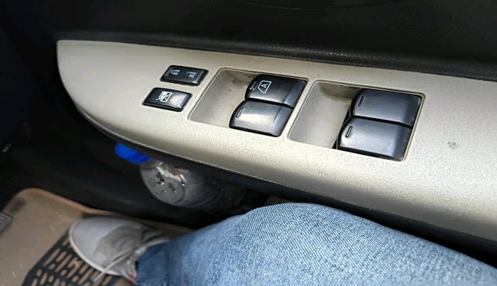 2015 Nissan Micra Active XV, Petrol, Manual, 96,982 km, interior