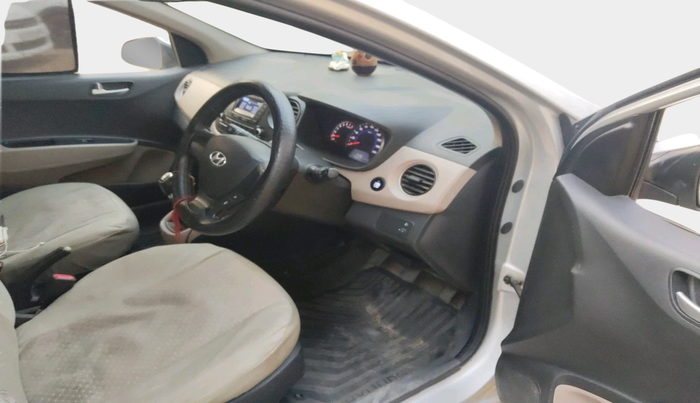 2013 Hyundai Grand i10 SPORTZ 1.2 KAPPA VTVT, Petrol, Manual, 1,15,347 km, interior