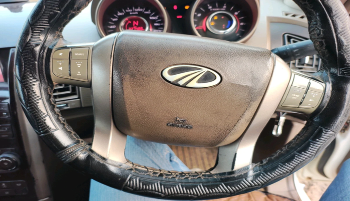 2012 Mahindra XUV500 W8, Diesel, Manual, 2,27,488 km, interior