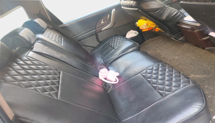 2014 Mahindra XUV500 W6, Diesel, Manual, 1,27,849 km, interior