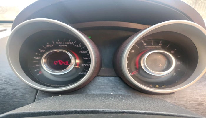 2014 Mahindra XUV500 W6, Diesel, Manual, 1,27,849 km, interior