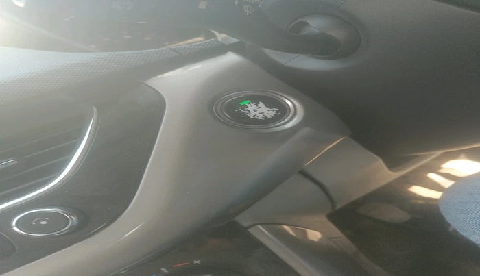 2019 Tata NEXON XZ PLUS PETROL DUAL TONE, Petrol, Manual, 1,14,887 km, interior