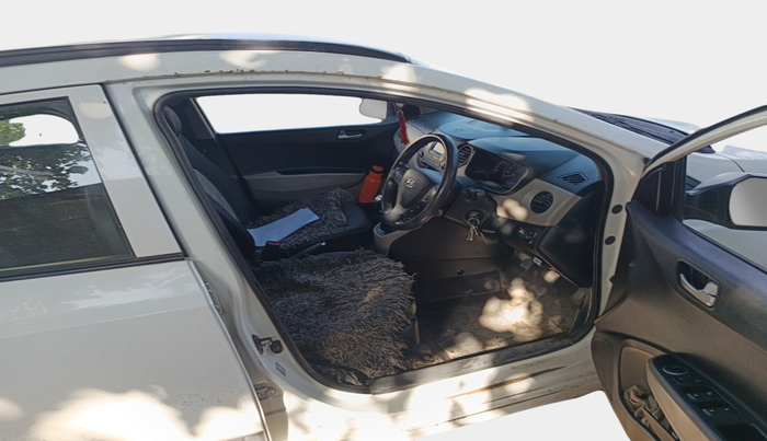 2016 Hyundai Grand i10 SPORTZ 1.2 KAPPA VTVT, Petrol, Manual, 95,784 km, interior