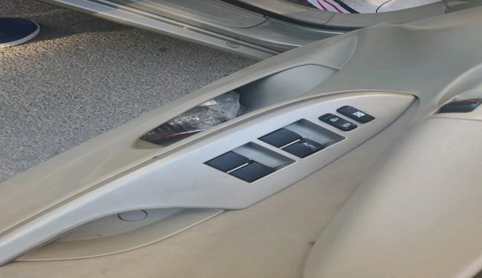 2010 Toyota Corolla petrol, Petrol, Automatic, 1,04,933 km, interior