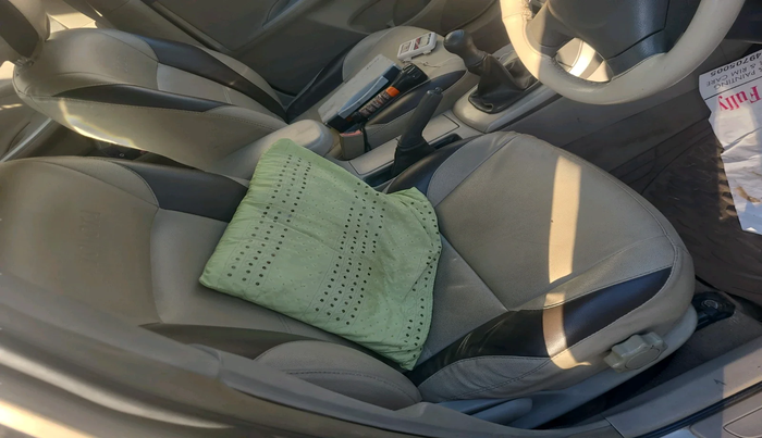 2010 Toyota Corolla petrol, Petrol, Automatic, 1,04,933 km, interior