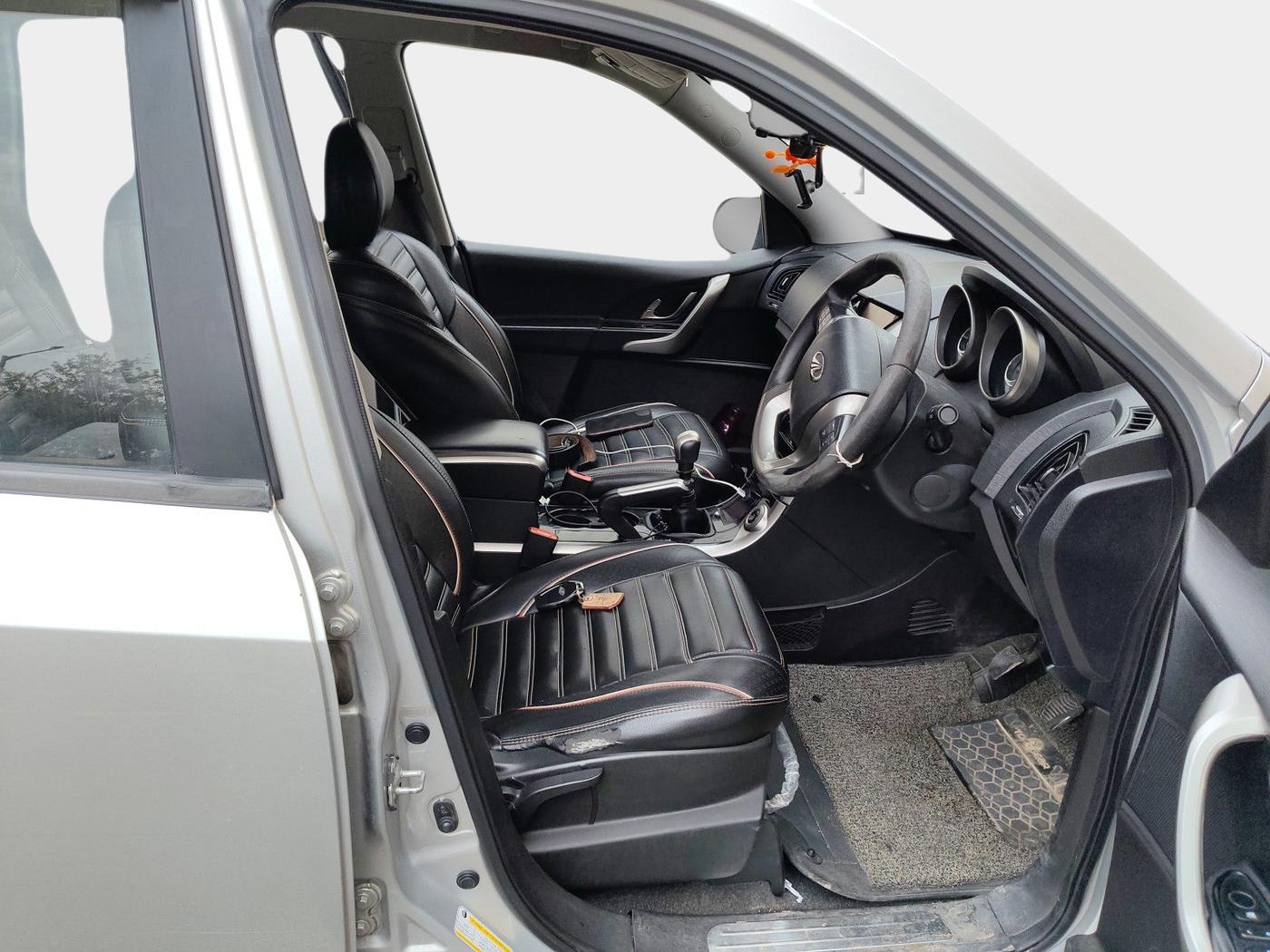 2019 Mahindra XUV500 W7, Diesel, Manual, 76,000 km, interior