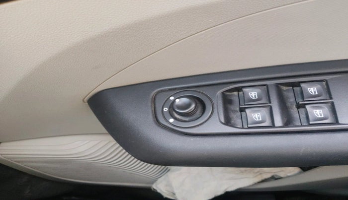 2019 Renault TRIBER RXT, Petrol, Manual, 15,657 km, interior