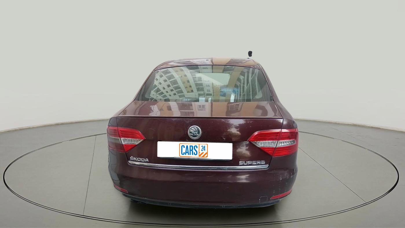 2014 Skoda Superb ELEGANCE 2.0 TDI CR AT, Diesel, Automatic, 1,35,322 km, exterior