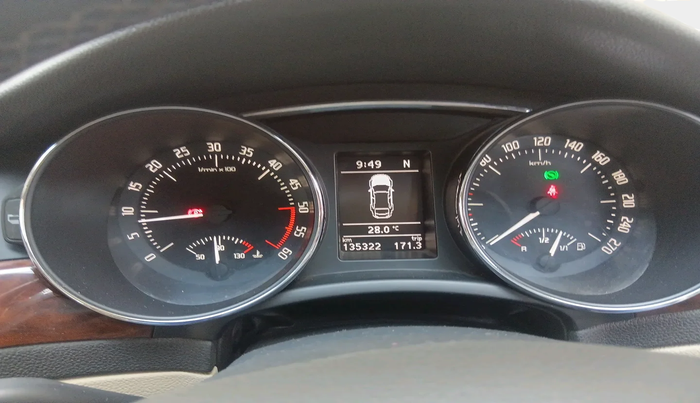 2014 Skoda Superb ELEGANCE 2.0 TDI CR AT, Diesel, Automatic, 1,35,322 km, interior