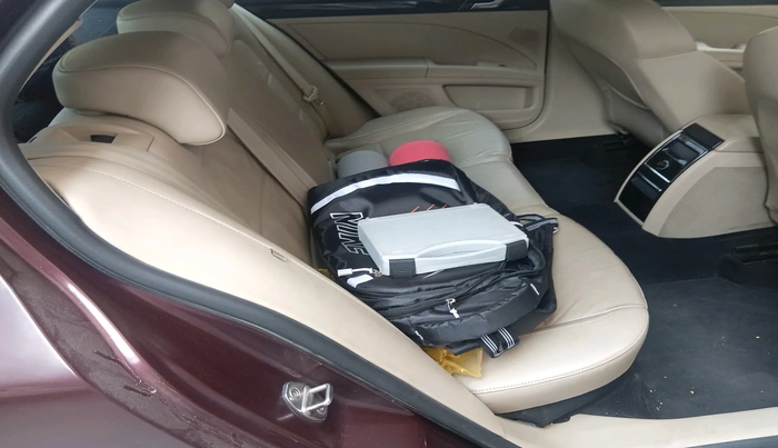 2014 Skoda Superb ELEGANCE 2.0 TDI CR AT, Diesel, Automatic, 1,35,322 km, interior