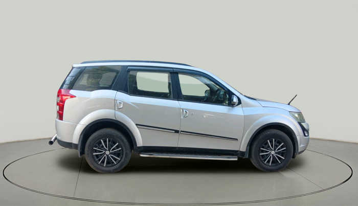 2016 Mahindra XUV500 W6, Diesel, Manual, 94,972 km, exterior