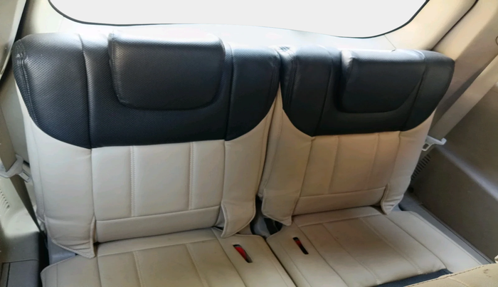 2016 Mahindra XUV500 W6, Diesel, Manual, 94,972 km, interior