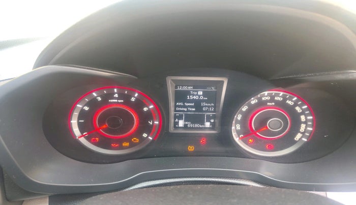 2019 Mahindra XUV300 W8 (O) 1.2 PETROL, Petrol, Manual, 69,180 km, interior