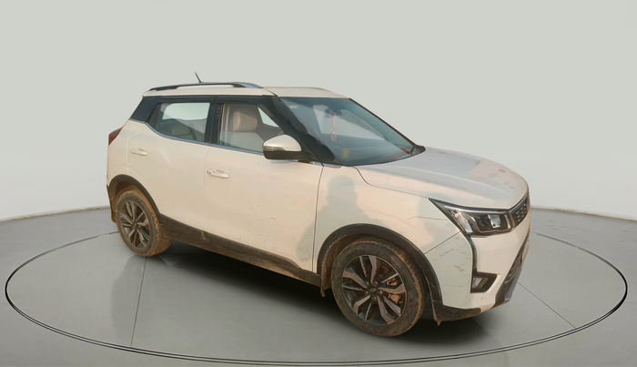 2019 Mahindra XUV300 W8 (O) 1.2 PETROL, Petrol, Manual, 1,29,065 km, exterior