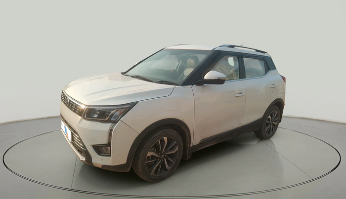 2019 Mahindra XUV300 W8 (O) 1.2 PETROL, Petrol, Manual, 1,29,065 km, exterior