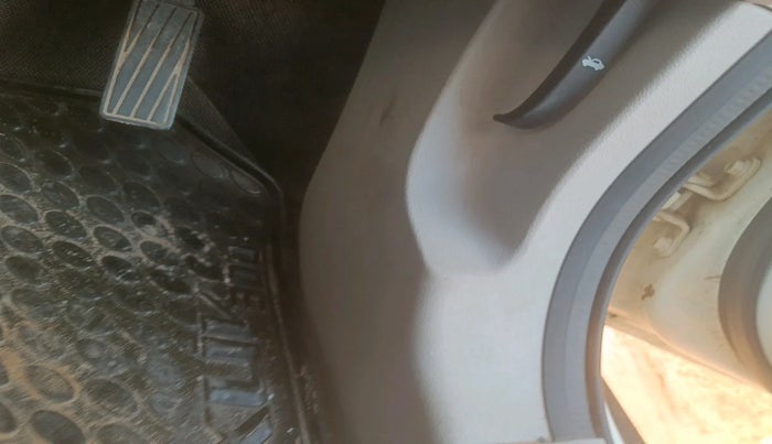 2019 Mahindra XUV300 W8 (O) 1.2 PETROL, Petrol, Manual, 1,29,065 km, interior