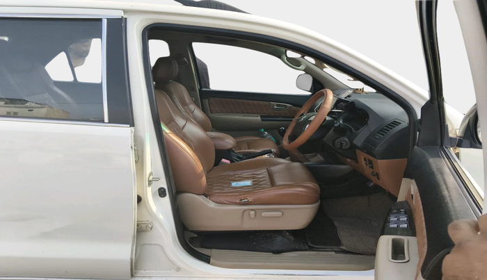 2014 Toyota Fortuner 3.0 4X2 MT, Diesel, Manual, 1,53,126 km, interior