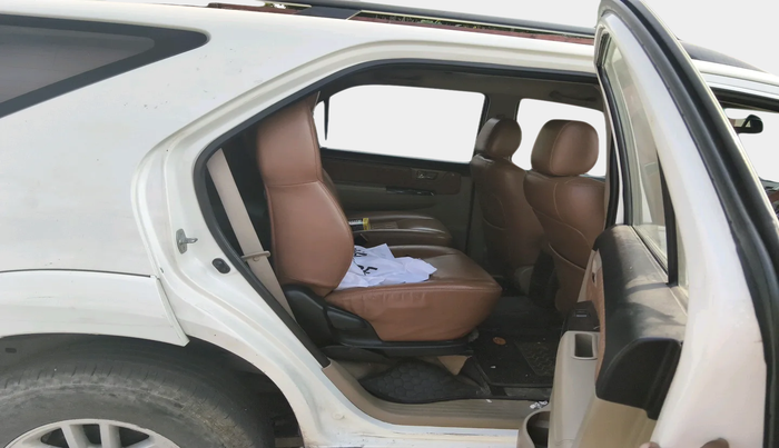 2014 Toyota Fortuner 3.0 4X2 MT, Diesel, Manual, 1,53,126 km, interior