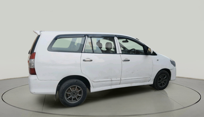 2014 Toyota Innova 2.5 GX 8 STR, Diesel, Manual, 1,59,457 km, exterior