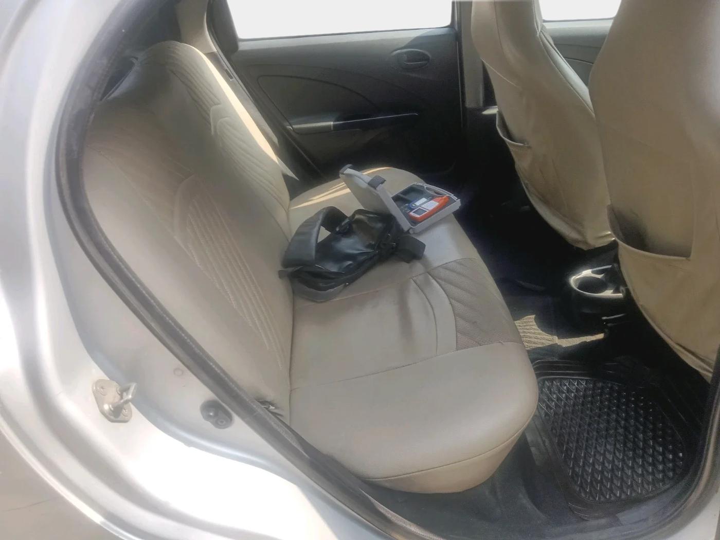 2012 Toyota Etios Liva GD, Diesel, Manual, 4,20,550 km, interior