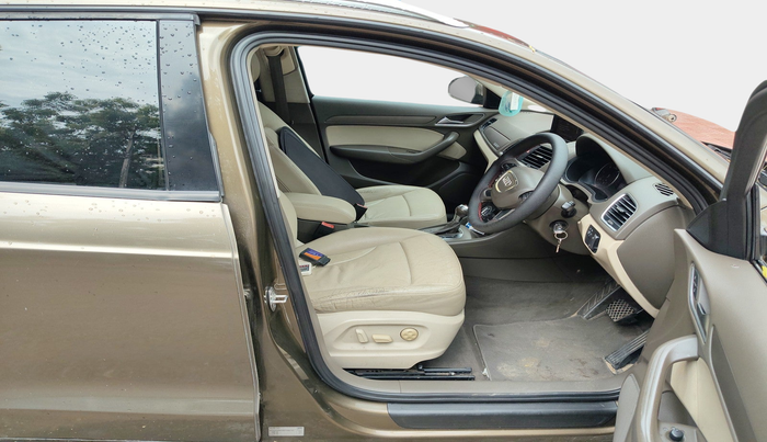2013 Audi Q3 2.0 QUATTRO TDI AT, Diesel, Automatic, 1,17,737 km, interior