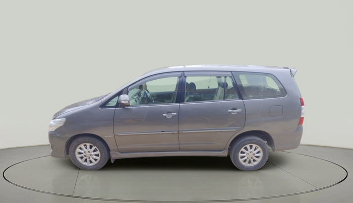 2013 Toyota Innova 2.5 VX 8 STR, Diesel, Manual, 1,22,747 km, exterior