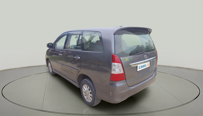2013 Toyota Innova 2.5 VX 8 STR, Diesel, Manual, 1,22,747 km, exterior