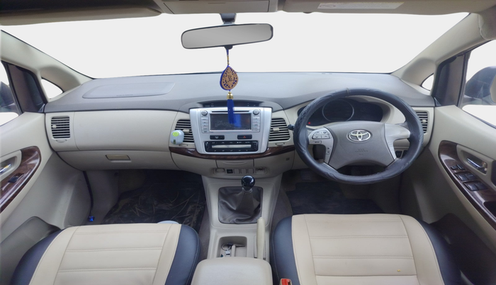 2013 Toyota Innova 2.5 VX 8 STR, Diesel, Manual, 1,22,747 km, interior