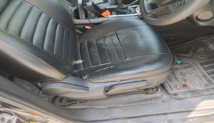 2019 Tata Harrier XT 2.0L KRYOTEC DARK EDITION, Diesel, Manual, 66,167 km, interior