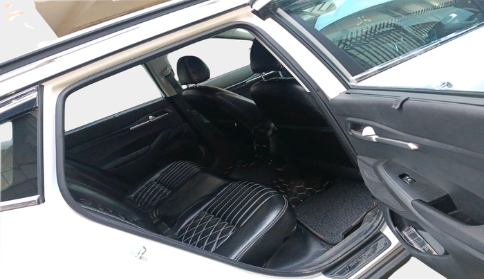 2023 KIA SELTOS  HTK PLUS 1.5 PETROL MT, Petrol, Manual, 17,082 km, interior