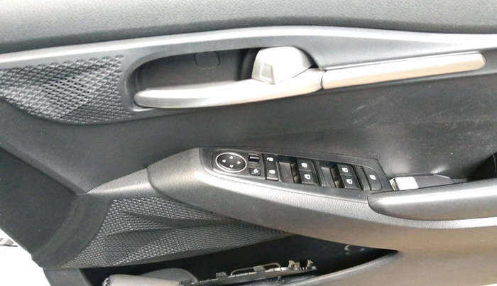 2023 KIA SELTOS  HTK PLUS 1.5 PETROL MT, Petrol, Manual, 17,082 km, interior