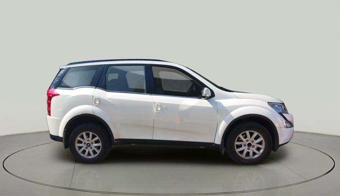 2015 Mahindra XUV500 W10, Diesel, Manual, 1,63,339 km, exterior