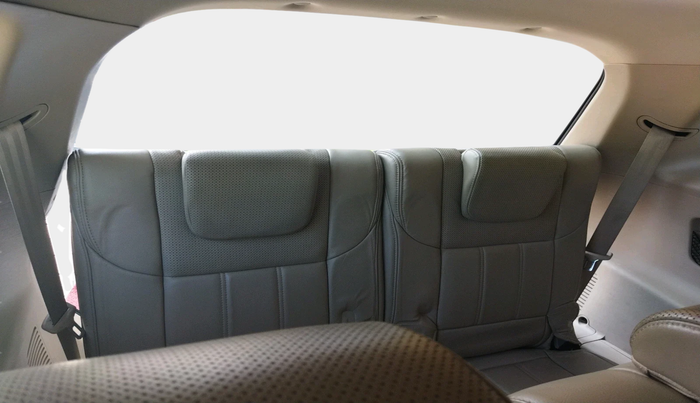 2015 Mahindra XUV500 W10, Diesel, Manual, 1,63,339 km, interior