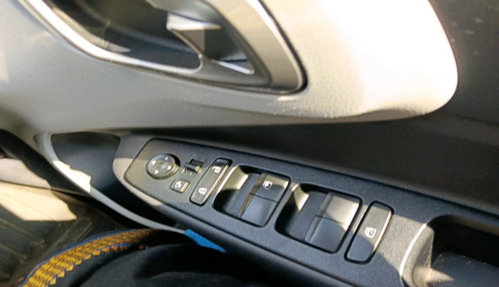 2022 Hyundai GRAND I10 NIOS SPORTZ 1.2 KAPPA VTVT, Petrol, Manual, 22,682 km, interior