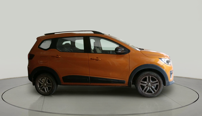 2022 Renault TRIBER RXZ, Petrol, Manual, 32,637 km, exterior
