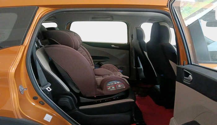 2022 Renault TRIBER RXZ, Petrol, Manual, 32,637 km, interior