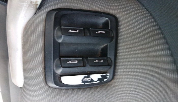 2012 Ford Fiesta TITANIUM DIESEL, Diesel, Manual, 2,16,416 km, interior