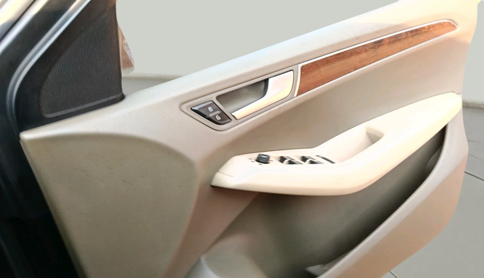 2012 Audi Q5 2.0 TDI QUATTRO, Diesel, Automatic, 1,08,125 km, interior