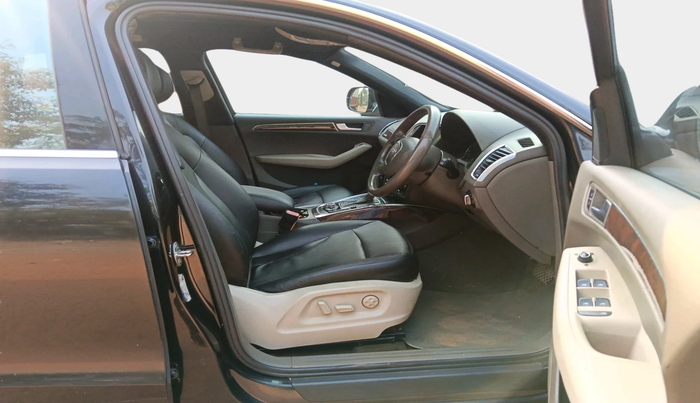 2012 Audi Q5 2.0 TDI QUATTRO, Diesel, Automatic, 1,08,125 km, interior