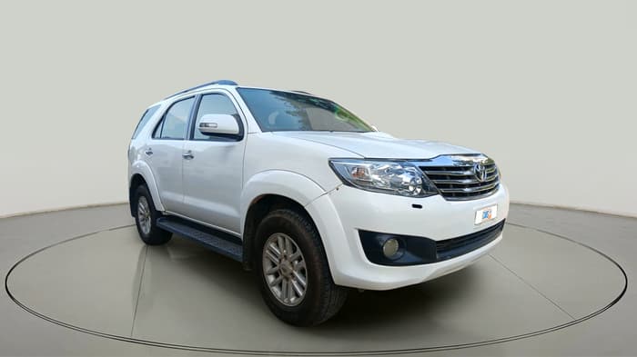 2012 Toyota Fortuner 3.0 4X2 AT, Diesel, Automatic, 2,47,799 km, exterior