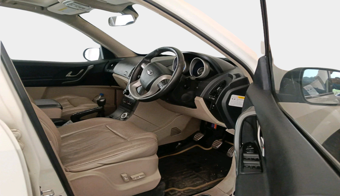2016 Mahindra XUV500 W10, Diesel, Manual, 83,247 km, interior